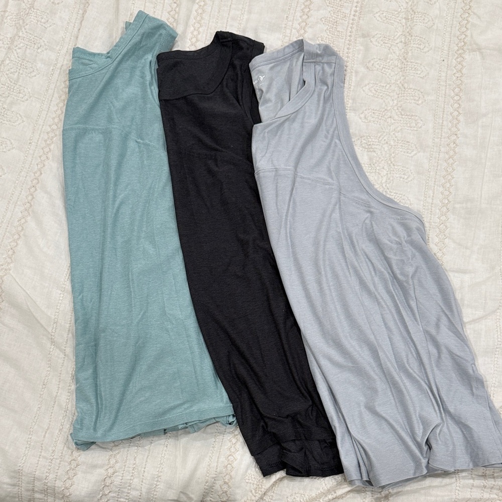 Old Navy Women's Tank Tops in Teal, Black, and Light Gray